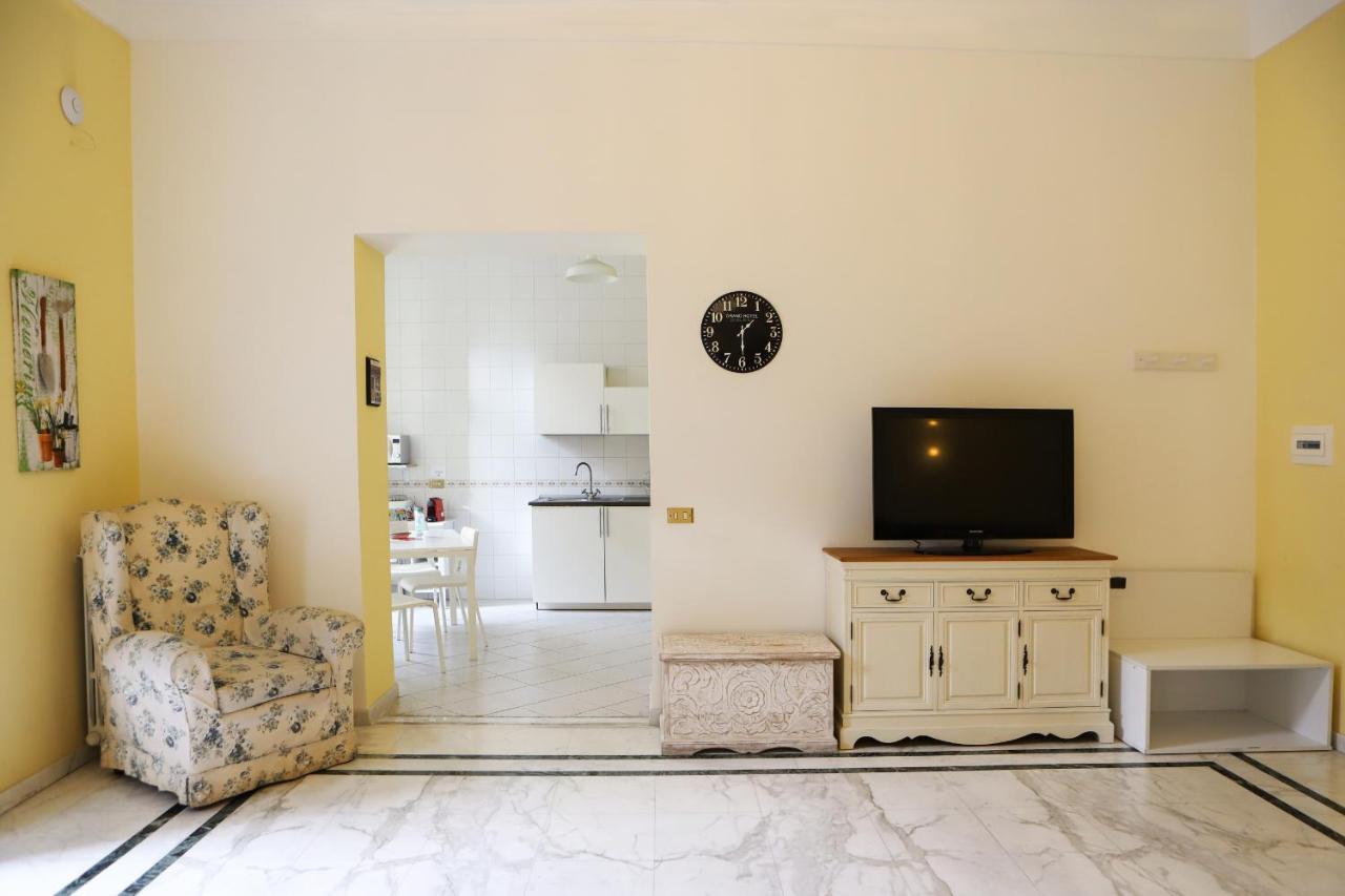 Piazza Dante Suites By Wonderful Italy نابولي المظهر الخارجي الصورة